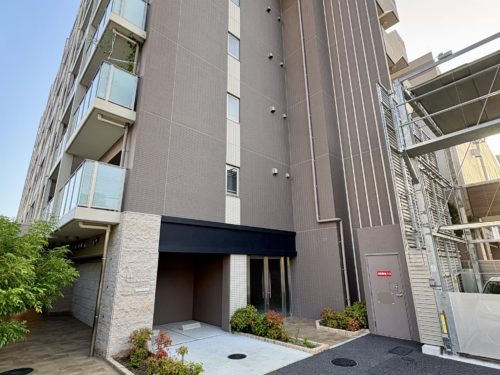 【大型店舗が建ち並ぶ山手幹線ロードサイドで１５坪で個人の色を】西宮 美容サロン・物販店等向き店舗物件☆約１６坪！山手幹線沿い！敷地内Pあり！