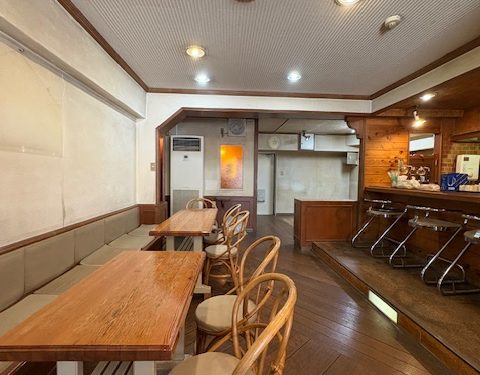 【魯肉飯とチョコレートブラウニーとコーヒーが美味しい古着屋さん】宝塚市 喫茶店居抜き店舗物件☆約２０坪！サイフォン等！元喫茶店兼ブティック！
