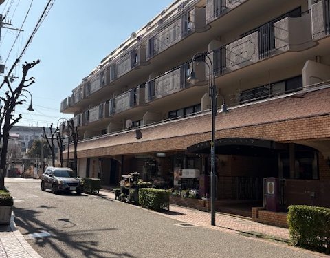 【六甲山ヒルクライムの疲れた体に糖分とエネルギーを】宝塚 テイクアウト店向き店舗物件☆約１１．５坪！コープ宝塚前！クレープ、アサイーボウル、アイス！