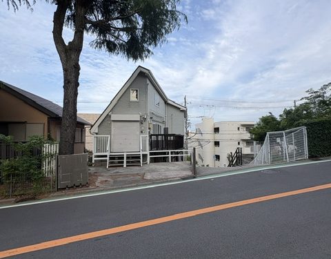 【フローズンヨーグルトのヨアジョンのHPを見たらキャラメルチーズ コンボがすごい】西宮 テイクアウト店向き店舗物件☆約１５坪！ロッジ風な建物！元アイスクリーム店！