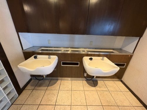 【水光肌やレイヤーカットが人気の韓国風スタイル美容師室】西宮 美容室居抜き店舗物件☆約２０坪！２号線沿い！内装等残置！